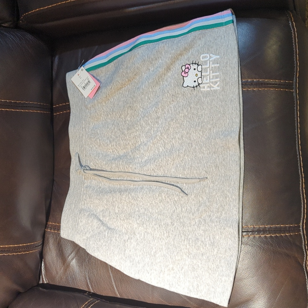 New With Tags M Hello Kitty Gray Skirt